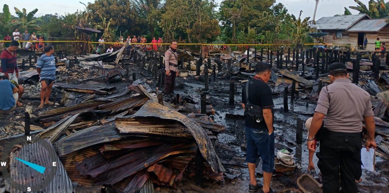 Kebakaran Luluh Lantakan Tujuh Rumah Warga dan Tiga Bangunan Walet di Desa Damparan