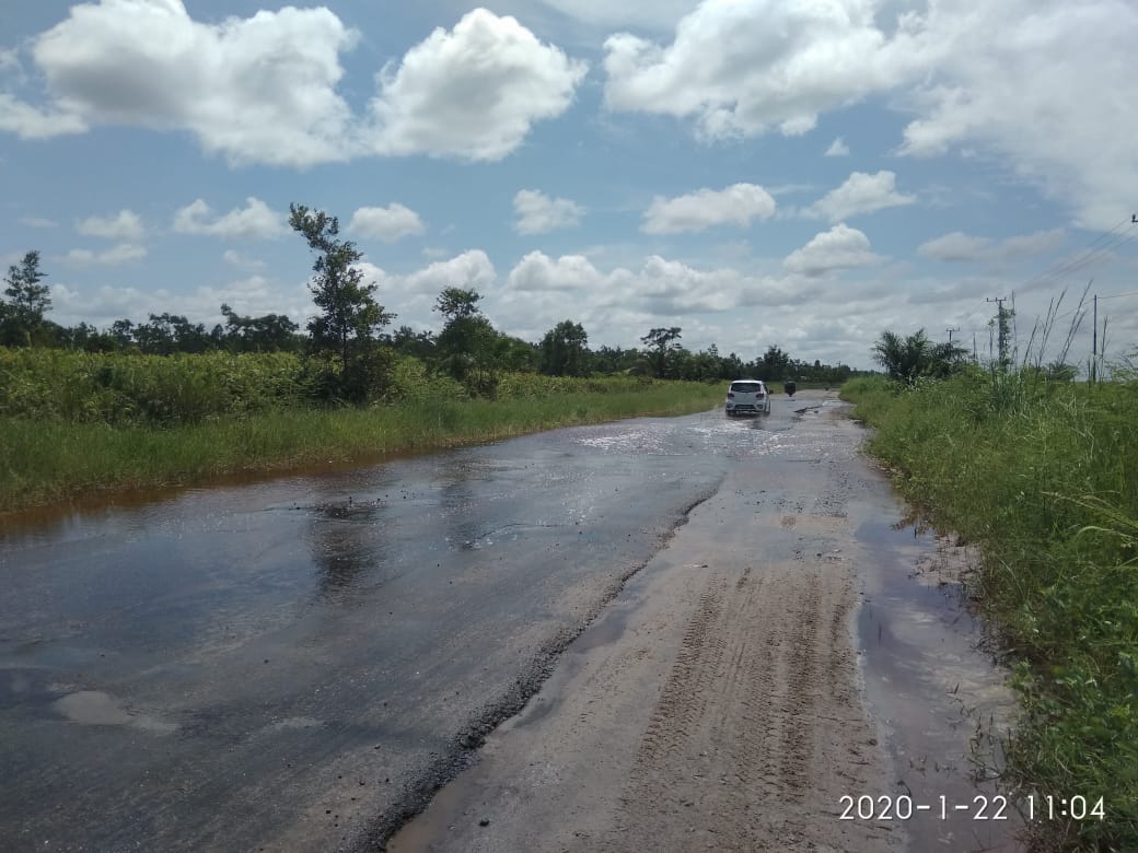 Pengerjaan File Slab Jembatan Layang Bukit Rawi, Diduga Sebabkan Genangan Air Meningkat