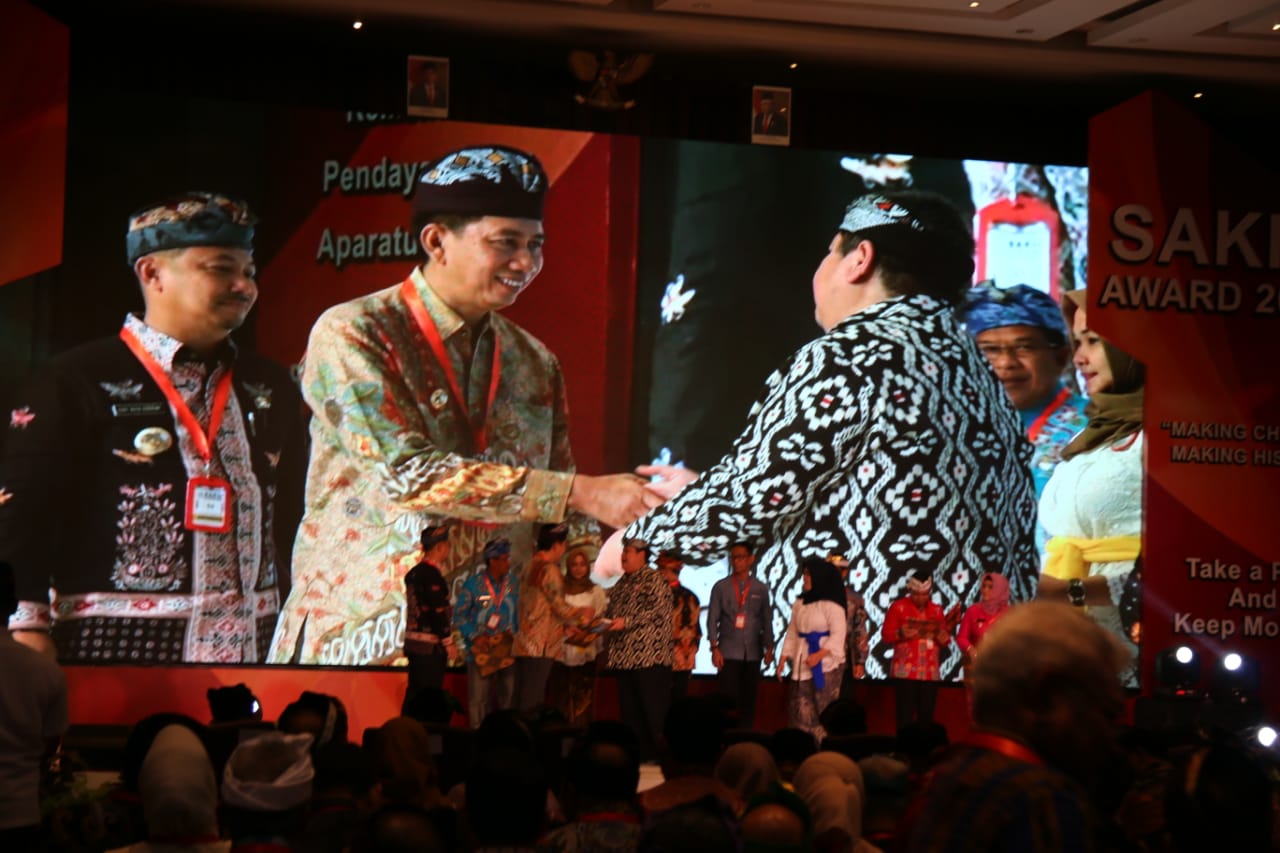 Bupati Barito Utara Terima LHE SAKIP 2019