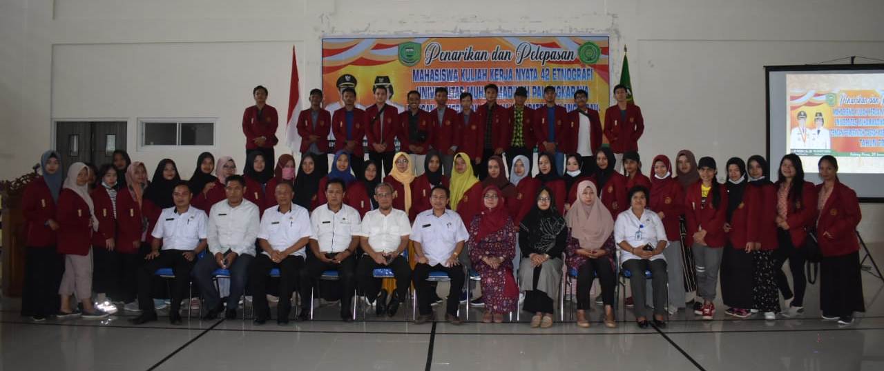 Asisten I Setda Pulang Pisau Hadiri Penarikan dan Pelepasan Mahasiswa KKN