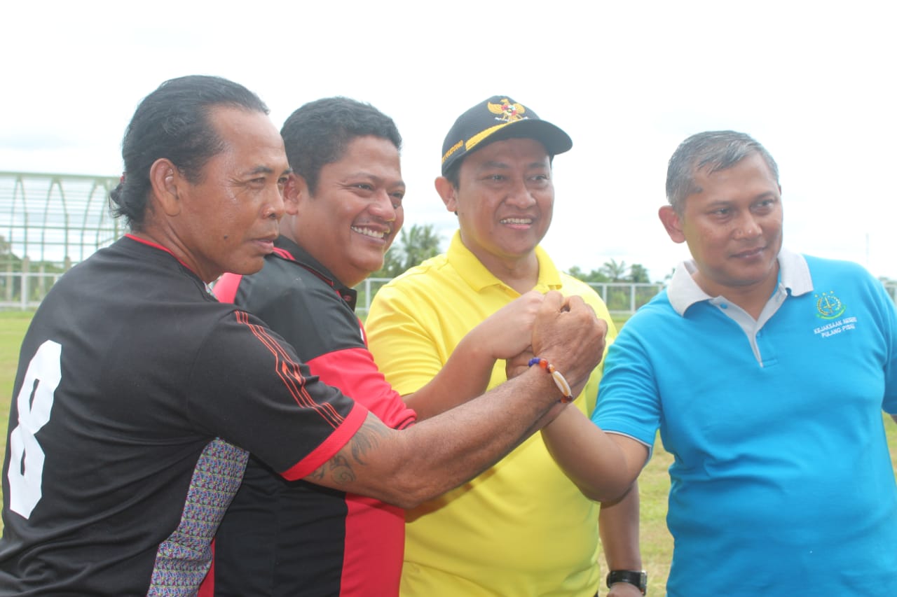 Pertandingan Eksibisi Sepak Bola Antar Instansi di Pulang Pisau Berlangsung Seru