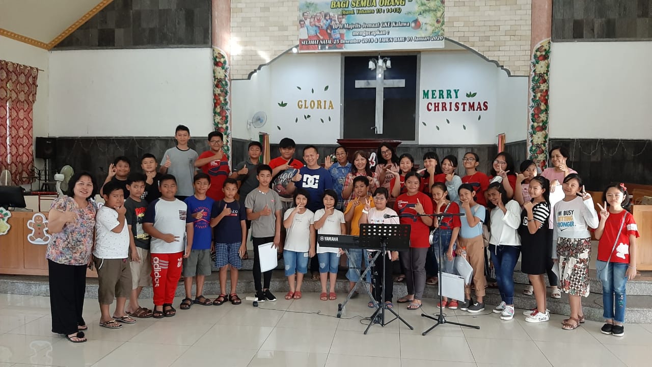 Ketua LPPD Kapuas Berikan Semangat Paduan Suara Anak Hadapi Pesparawi Kalteng