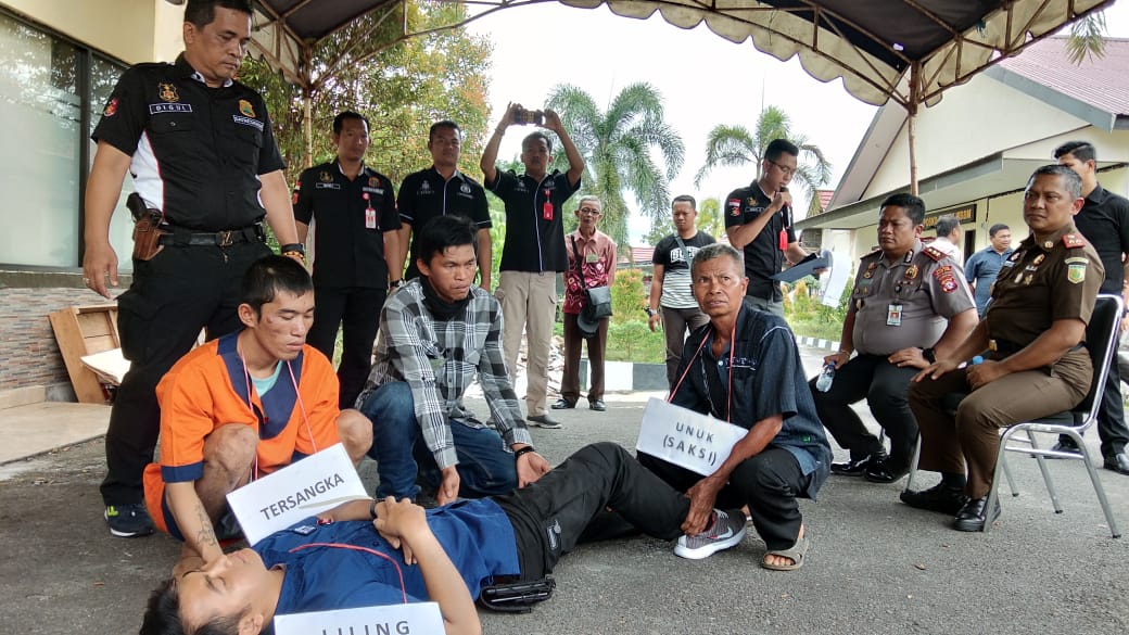 Sebanyak 30 Adegan di Peragakan Tersangka Pembunuh Ibu Kandung