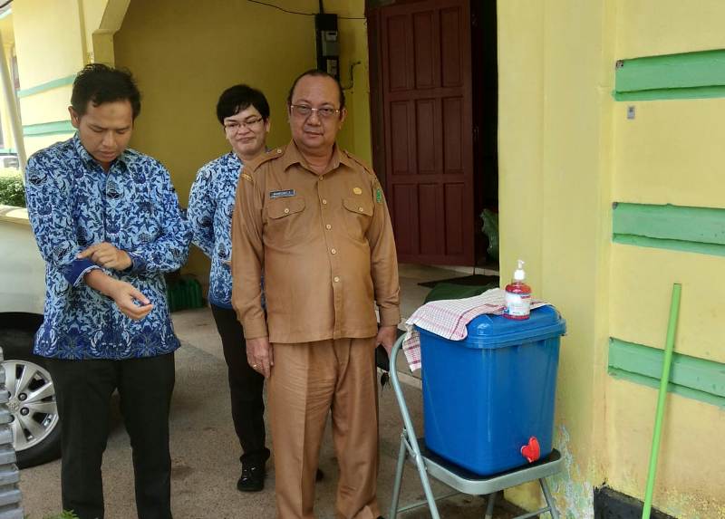 Cegah COVID-19, DLH Pulang Pisau Telah Siapkan Tempat Cuci Tangan di Lingkungan Kantor