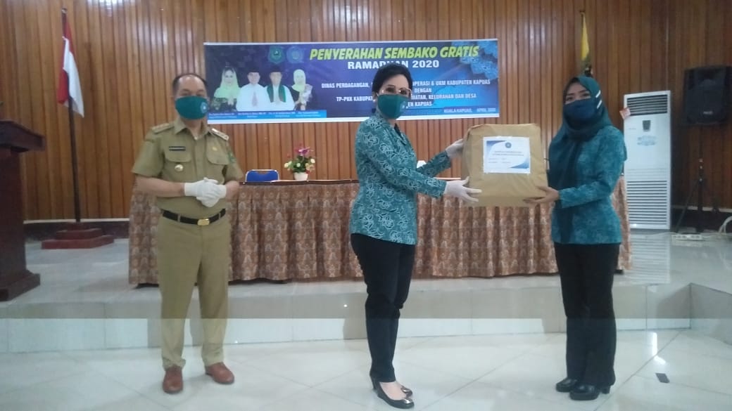 TP-PKK Kapuas Canangkan Pembagian Ribuan Masker Kepada Seluruh Masyarakat