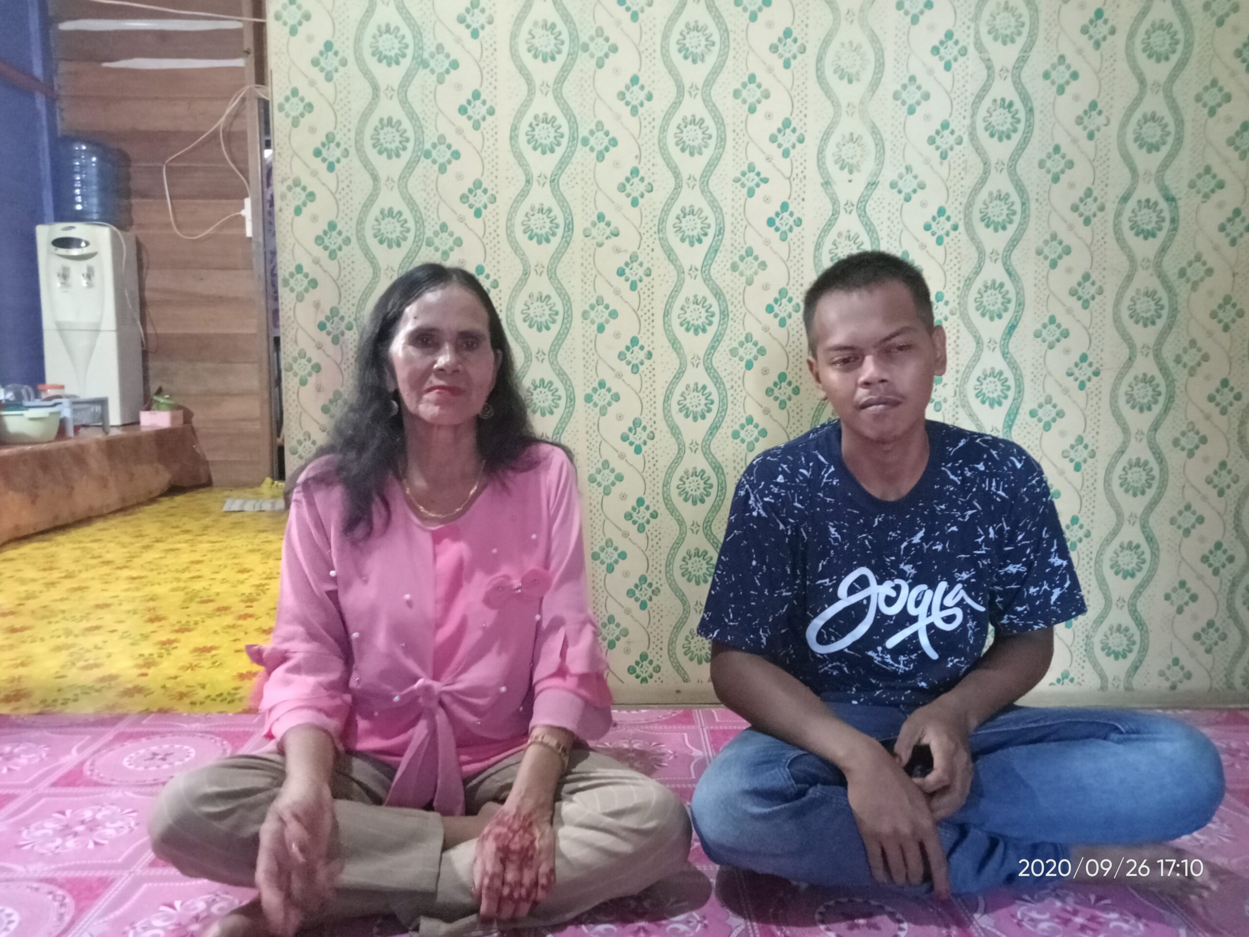 Viral, seorang pemuda lajang di Buntok nikahi nenek berusia 62 tahun