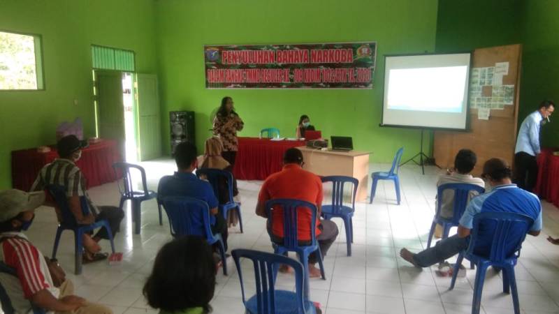 Warga Desa Sibung dan Dusun Layung Habang Ikuti Penyuluhan Bahaya Narkoba
