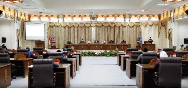 6 Fraksi Pendukung Dewan Setujui Raperda Pelaksanaan Pemilihan Kades dan Antar Waktu Dijadikan Perda
