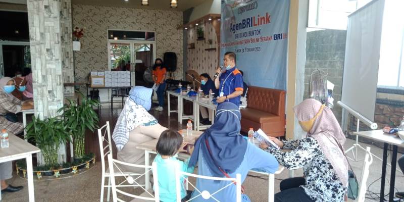 Agen BRILink Layani Semua Produk Perbankan dan Ujung Tombak Pelayanan BRI Bagi Nasabah Sampai Pelosok Desa