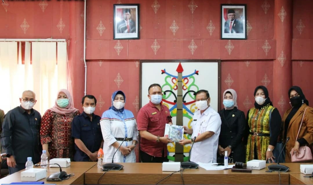 DPRD dan TAPD Barito Utara study banding ke Pemkot Palangka Raya terkait refocusing anggaran