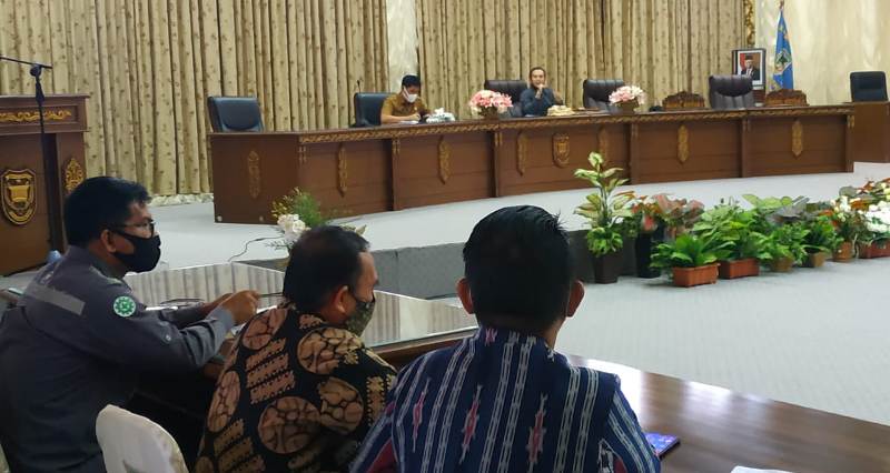 Beberapa Perusahaan Sepakat Selesaikan Jalan Rigit Beton di Desa Luwen Hilir