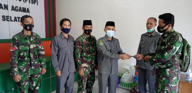 Kodim 1012/Btk Salurkan Zakat Fitrah ke Unit Pengumpul Zakat Kemenag