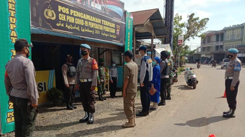 Petugas Pos Penyekatan Ampah Juga Laksanakan Operasi Yustis