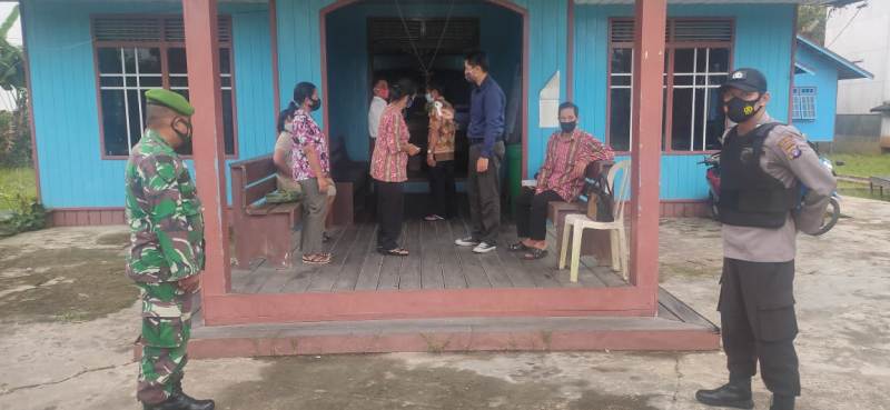 Koramil 1012-08/Mangkatip Amankan Pelaksanaan Ibadah Kenaikan Isa Almasih