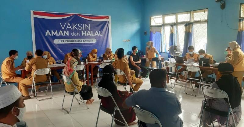TNI, Lansia dan PNS di Lahei Disuntik Vaksin COVID-19