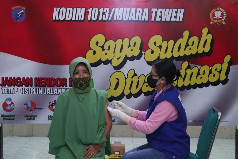Cegah Covid-19, Kodim 1013 Muara Teweh Adakan Vaksinasi Untuk PersitCegah Covid-19, Kodim 1013 Muara Teweh Adakan Vaksinasi Untuk Persit