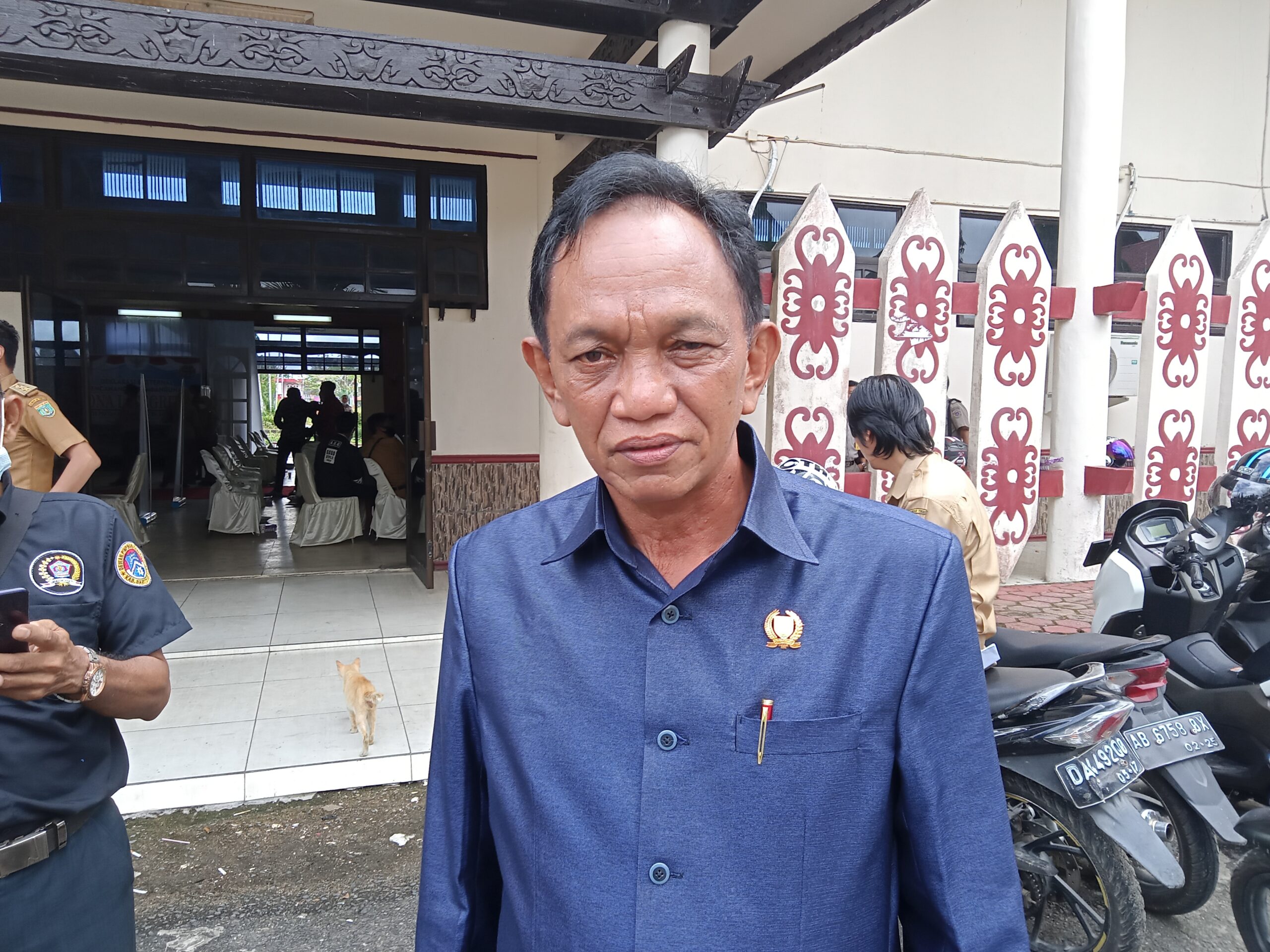 Komisi I DPRD Barsel minta pemkab perhatikan guru dan nakes honorer di desa