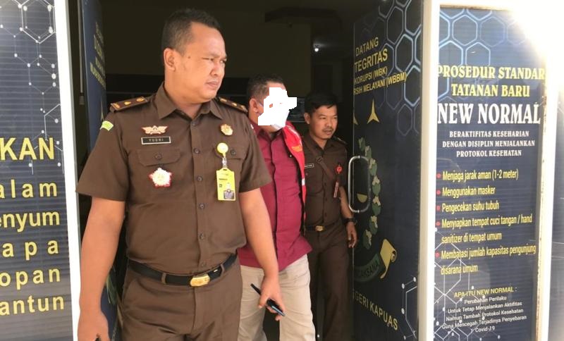 Kejaksaan Negeri Kapuas Tahan Mantan Kadis Kominfo