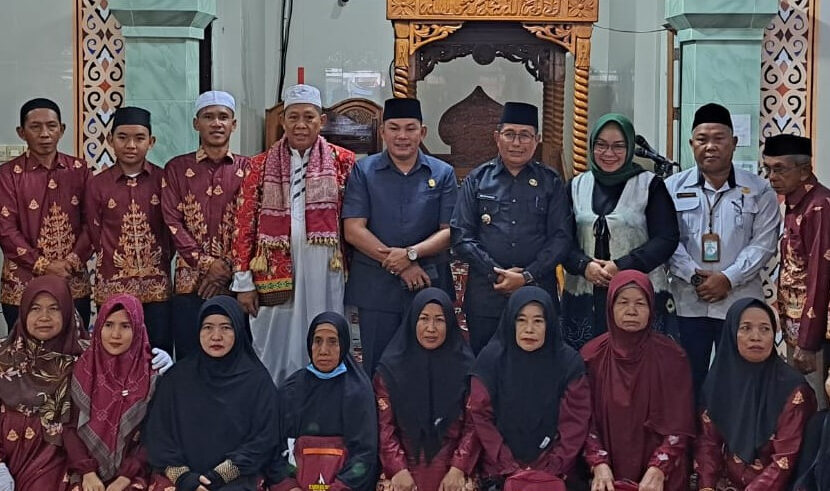 Waket II Berangkatkan Umrah Pemenang STQ XI