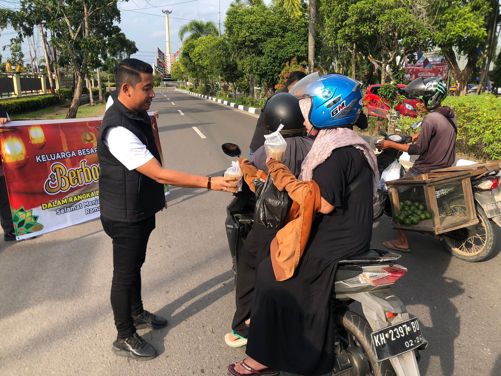 Reskrim Polres Kapuas Berbagi Iftar Jelang Buka Puasa