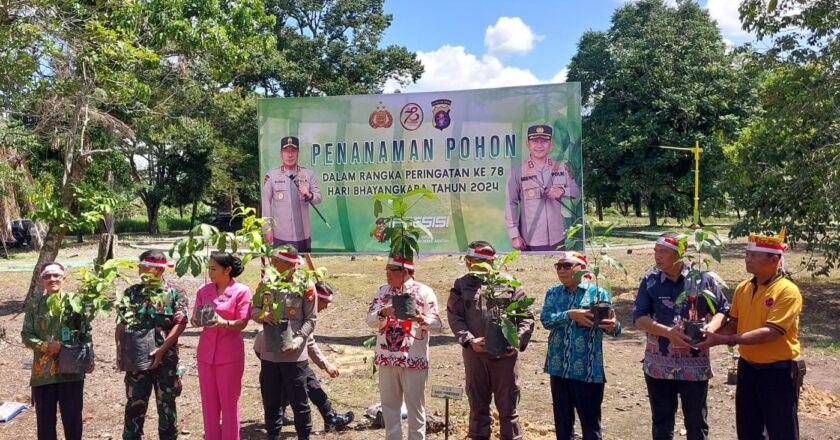 Pj Bupati Kapuas Hadiri Penghijauan HUT Bhayangkara ke 78