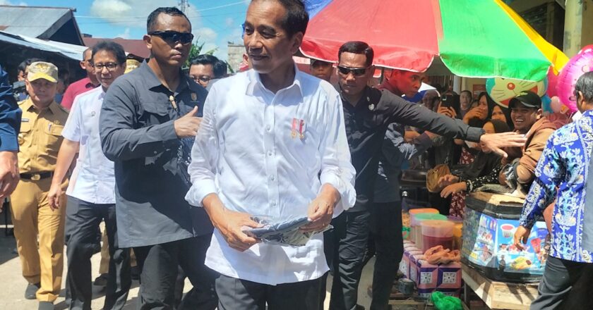 Kedatangan Presiden Joko Widodo ke Barito Selatan Disambut Ribuan Warga
