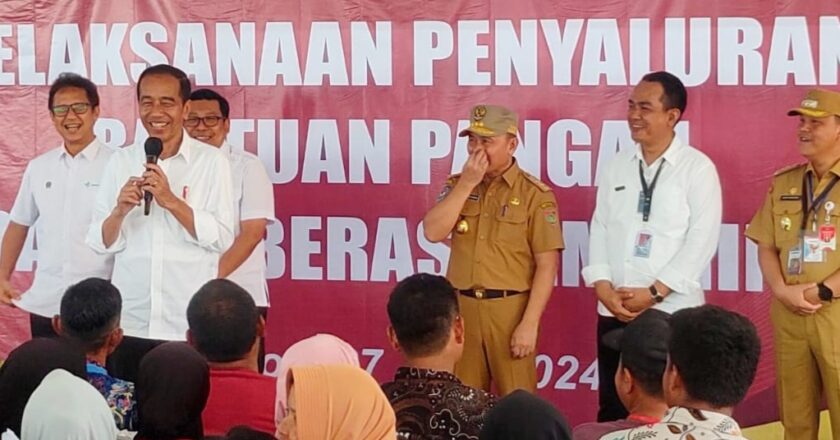 Jokowi : 22 Juta Masyarakat Indonesia Terima Bantuan Cadangan Beras