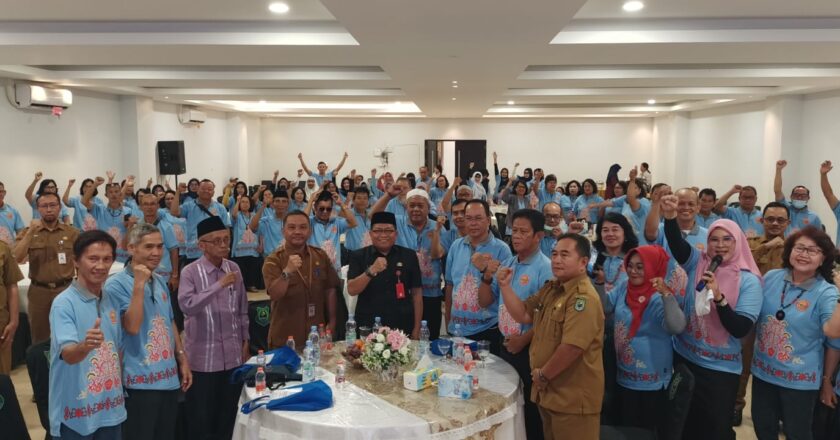 Pj Bupati Kapuas Hadiri Reuni Akbar Purna Tugas ASN