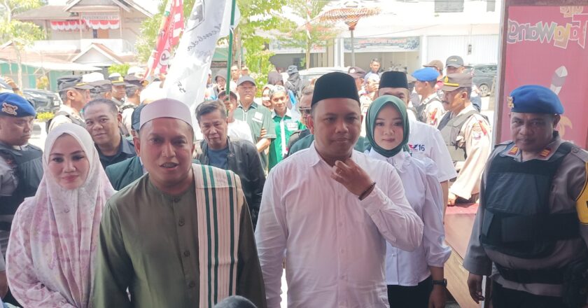 Pasangan “Pantas” Mendaftar ke KPU di Hantar 3 Partai