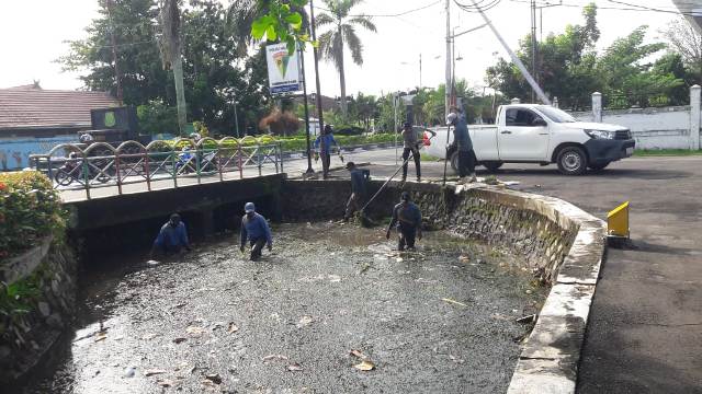 Ini Dilakukan DPUPRPKP Kapuas Cegah Banjir