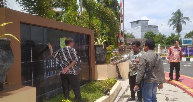 Pemkab Pulang Pisau Dapat Satu Videotron dari Diskominfosantik Provinsi Kalteng