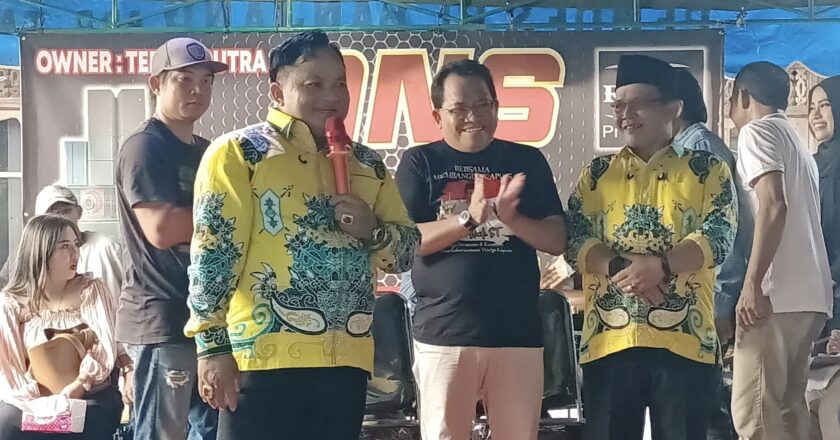 Ketua DPRD Kapuas Perkenalkan Calon Bupati dan Wakil Bupati Kapuas Diusung Partai Golkar