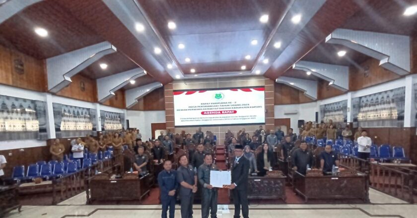 DPRD dan Eksekutif Tanda Tangani KAUA-PPAS dalam Sidang Paripurna
