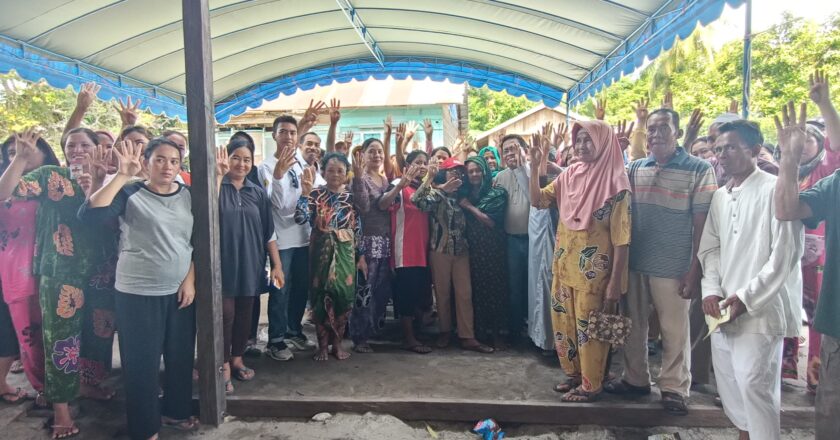 Paslon Nomor 4 Erlin Hardi-Alberkat Yadi Serap Aspirasi Warga Desa Danau Rawa