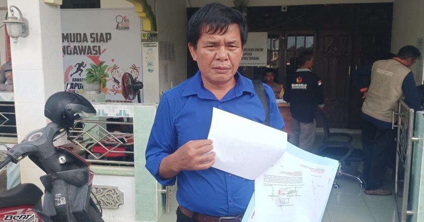 Kuasa Hukum Erlin Hardi-Alberkat Laporkan Dua Pelanggaran Pilkada ke Bawaslu