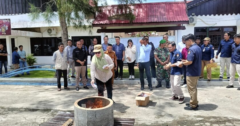 KPU Barito Selatan Musnahkan Kelebihan Surat Suara Pilkada