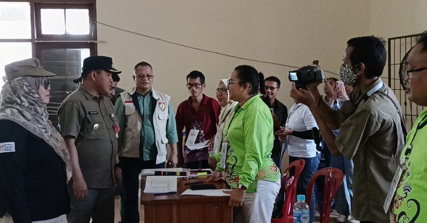 Penjabat Bupati Barsel Bersama Forkopimda Tinjau Sejumlah TPS di Wilayah Kecamatan Dusun Selatan