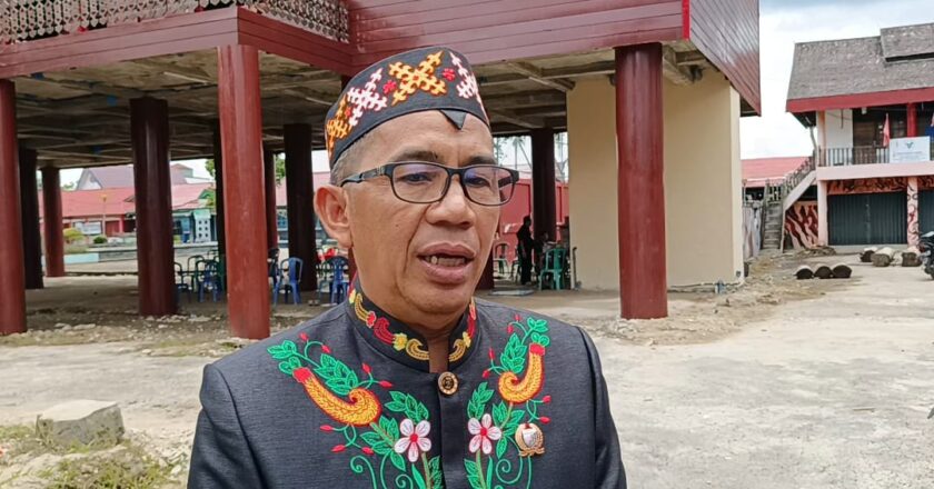 DPRD Barsel Harapkan Rumah Adat Dayak Dimanfaatkan Bagi Kemajuan Daerah