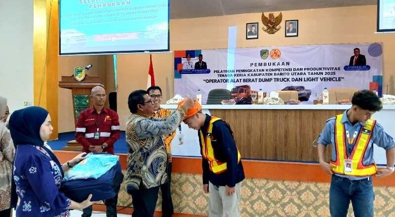 32 Warga Barito Utara Ikuti Pelatihan Operator Alat Berat dan Sarana LV di Tabalong