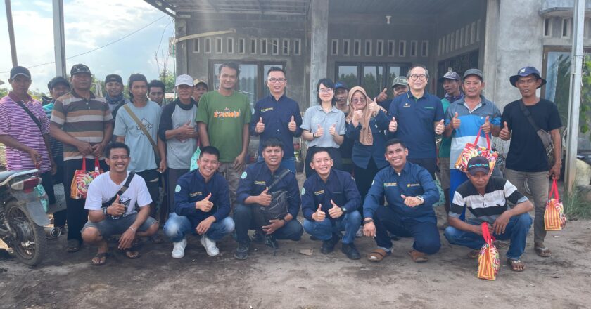 PT Kahayan Berseri Berikan Bantuan CSR kepada Petani di Pangkoh
