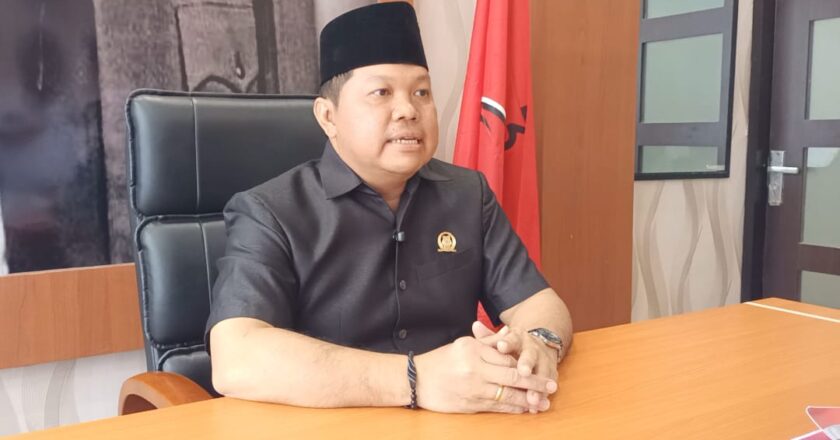 Wakil Ketua I DPRD Kapuas Minta PT Gangkring Raya Segera Perbaiki Jalan Sei Kapar
