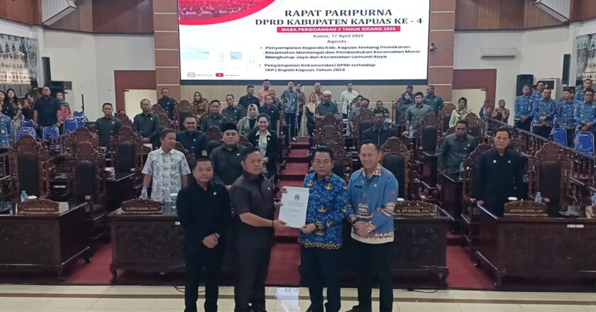 Wakil Ketua I DPRD Kapuas Pimpin Rapat Paripurna Masa Persidangan II Tahun Sidang 2025
