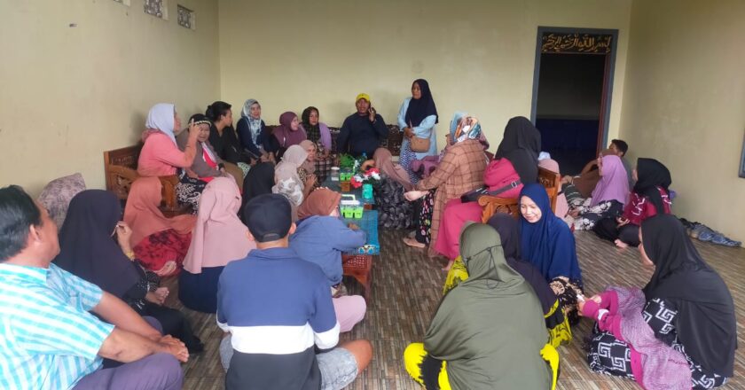 H. Saferiniasyah Terima Aspirasi Pedagang Korban Kebakaran Pasar Blok F Kuala Kapuas