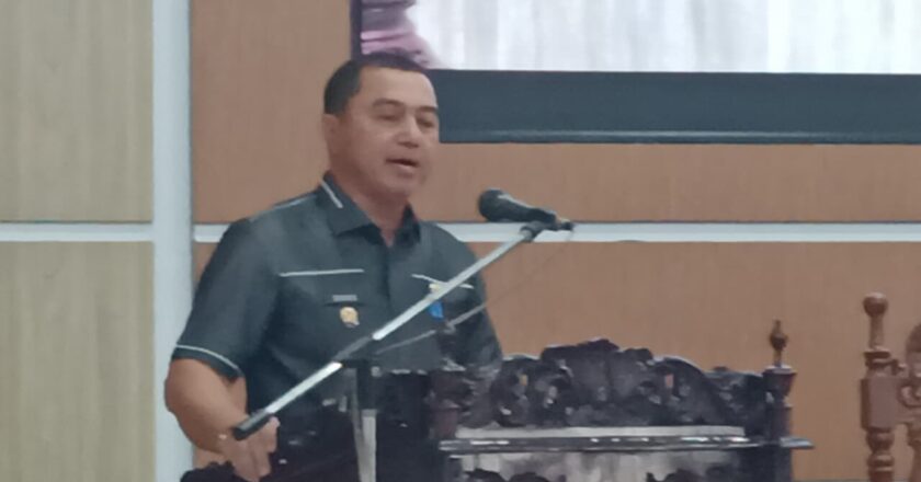Wabup Kapuas Sampaikan Jawaban atas Pandangan Umum Fraksi DPRD Terkait Raperda