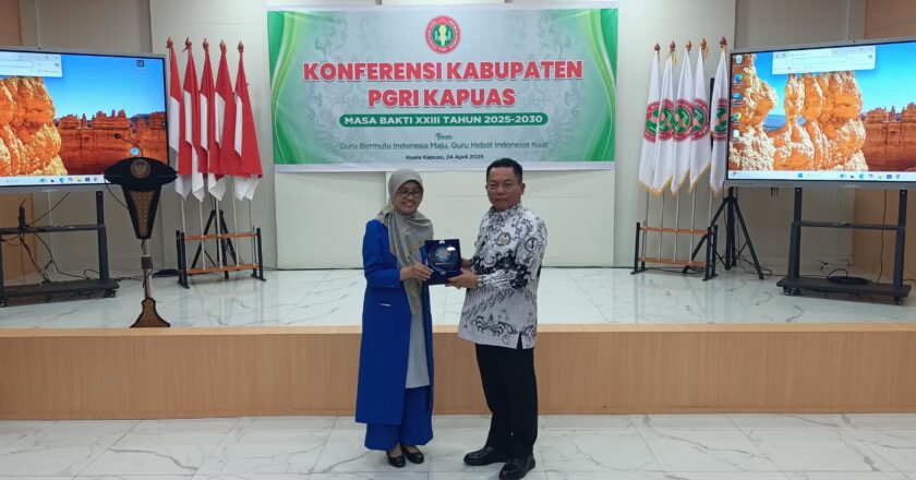 Bupati Kapuas Resmi Buka Konferensi Kabupaten PGRI Masa Bakti XXIII Tahun 2025–2030