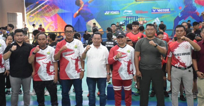 Bupati Kapuas Resmi Membuka Kejuaraan Bulu Tangkis Bupati Cup 2025