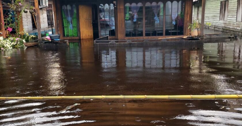 Banjir Rendam Hampir Seluruh Desa di Kecamatan Dadahup