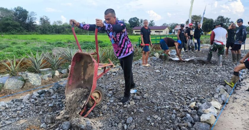 Camat Mantangai Turun Langsung Dukung Kegiatan TMMD ke-124 Tahun 2025 di Desa Lamunti Permai
