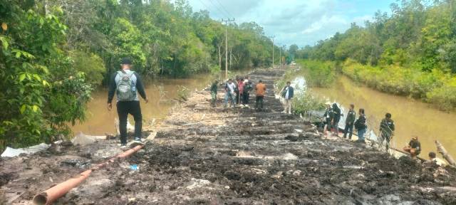 Progres Peningkatan Jalan TMMD di Desa Talio Capai 53 Persen