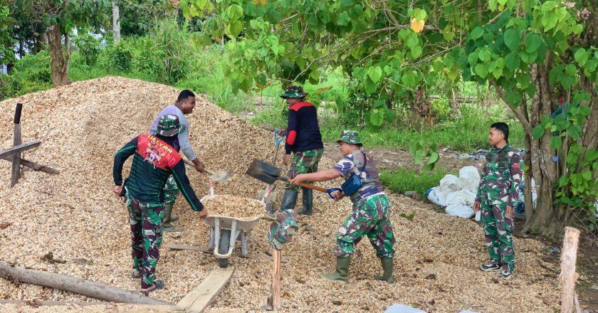 Gerobak Dorong Jadi Andalan Satgas TMMD Kodim 1012/Buntok di Medan Berat Desa Talio